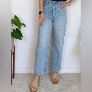 Levis ribcage jeans size 25